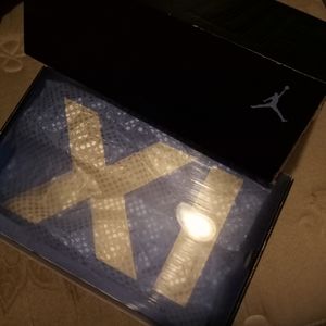 Jordan 11 'Legend Blue'